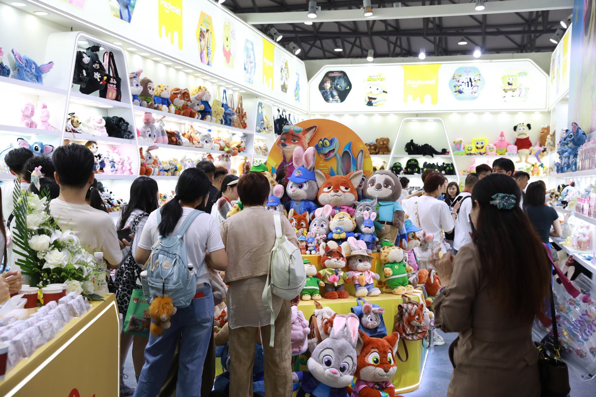 “AI+IP”雙重賦能，東莞茶山潮玩閃耀中國玩協四展，探索玩具銷售新紀元