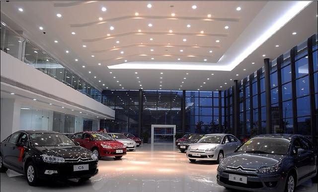 買(mǎi)車(chē)去4S店和二級(jí)代理經(jīng)銷(xiāo)商,哪個(gè)更劃算?后悔不早點(diǎn)知道